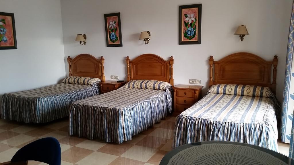 Hostal Los Rosales อัลการาซ ภายนอก รูปภาพ